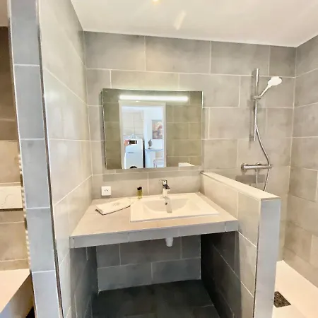 Marinesappartement-2min Plage, Acces Direct Port Apartment
